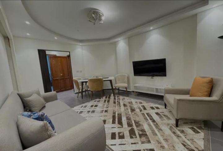 Cozy 2 Bedroom At Al Rehab Apartment